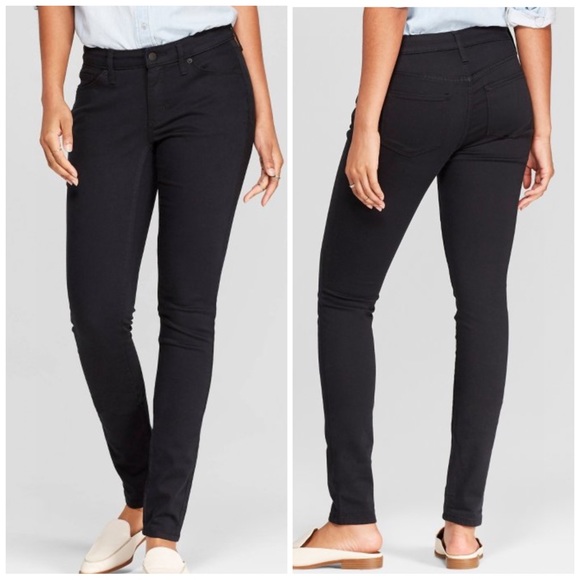 Universal Thread NWT Mid-Rise Curvy Skinny No Fade Black Jeans 2 | 26 Waist - Picture 1 of 12